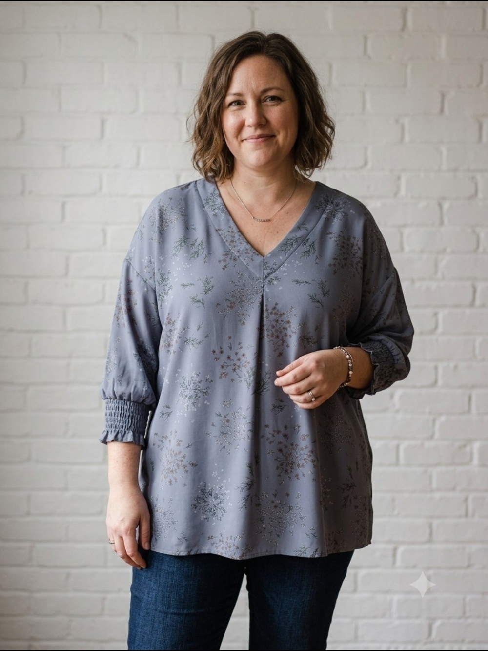 Reitmans‎ Women's Dusty Blue V-Neck Floral Long Sleeve Blouse